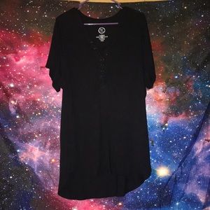 Black V Neck Cinch T-Shirt